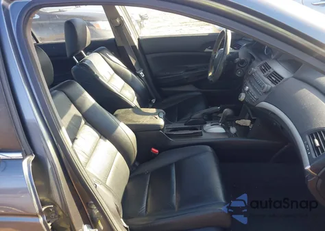 2011 Honda Accord 2.4 Se from USA, damaged, VIN 1HGCP2F63BA069313